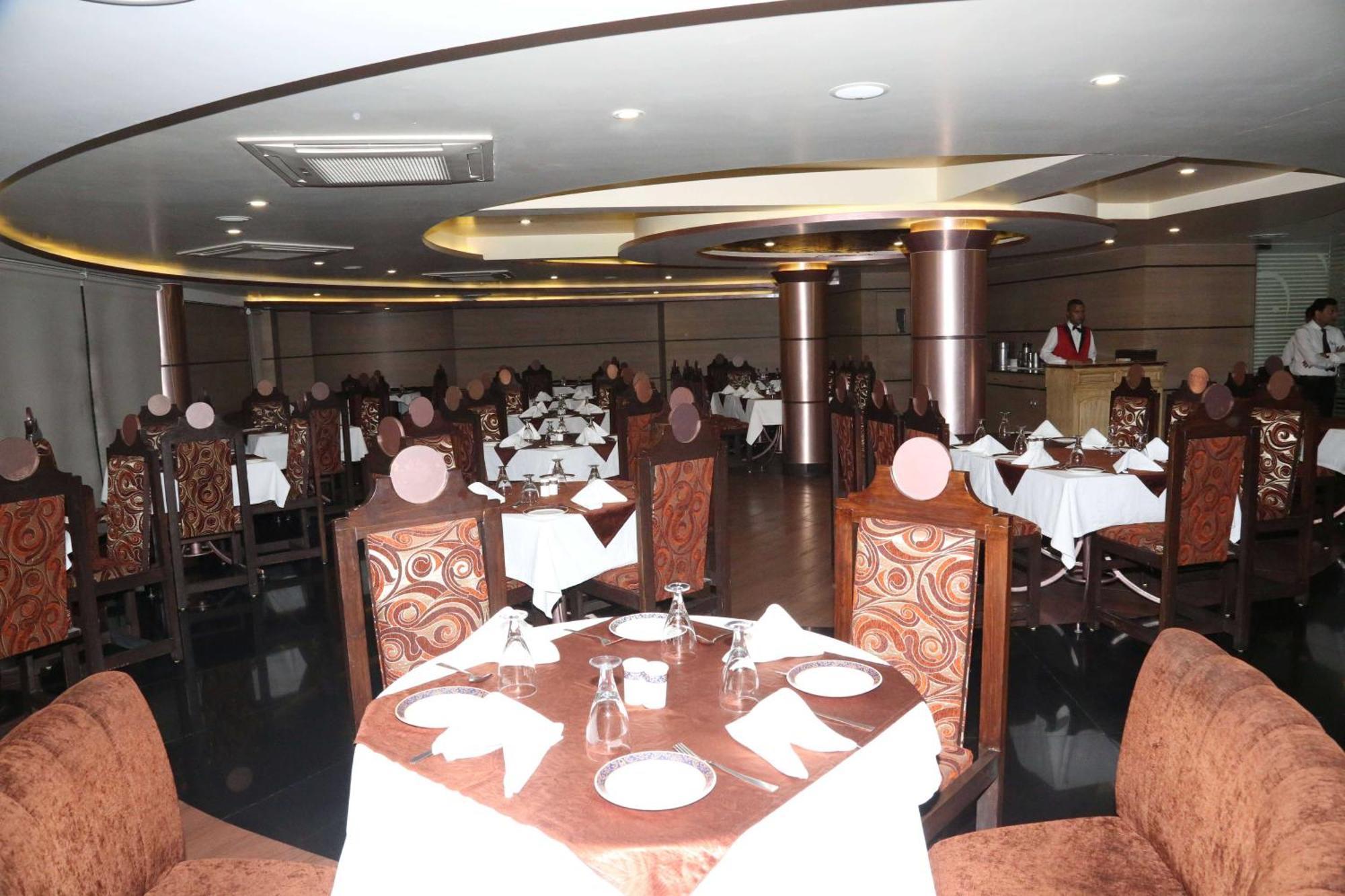 Palette Hotel Nisarga By Sunday Bhopal Exterior photo
